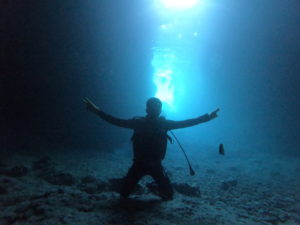 青の洞窟で体験ダイビング